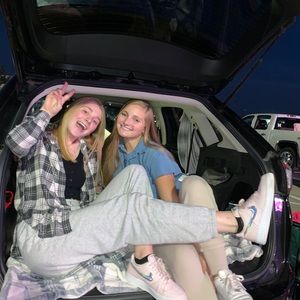 Meet your Posher, Isable